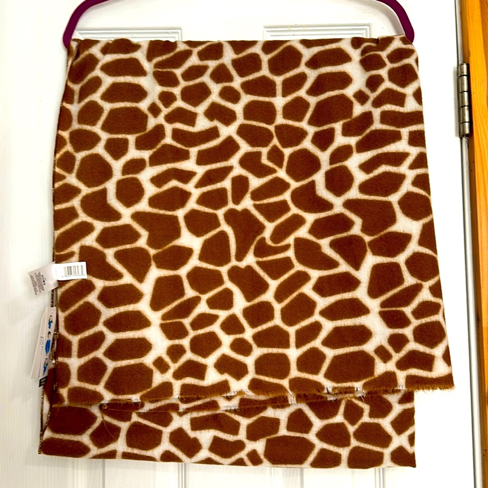Beautiful ladies scarf!